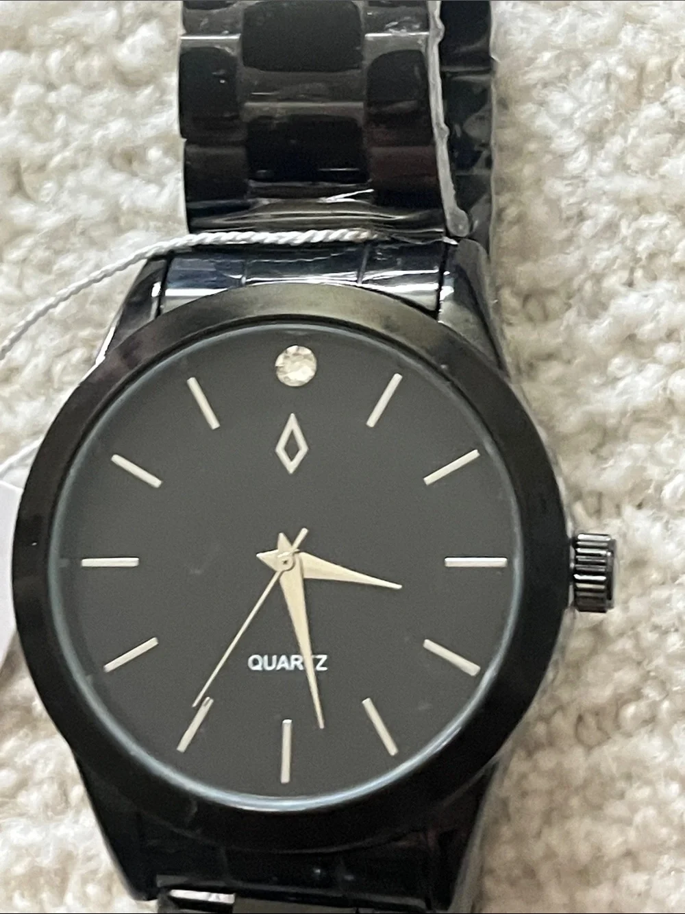 Classic Black Quartz Watch with Minimal Dial